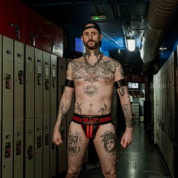 Leather SLUT Jock - black/red